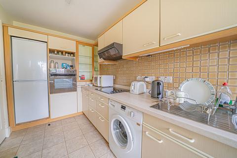 2 bedroom apartment for sale, Avenue Road, Dorridge, B93