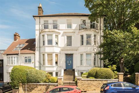 2 bedroom flat for sale, Eglinton Hill, London SE18