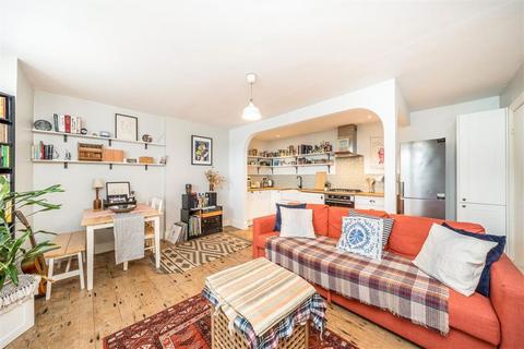 2 bedroom flat for sale, Eglinton Hill, London SE18