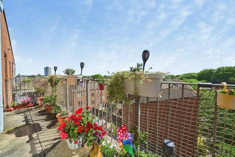 2 bedroom flat for sale, Exeter Road, LONDON, London, E16