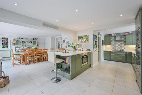 5 bedroom detached house for sale, The Chase, Kingswood