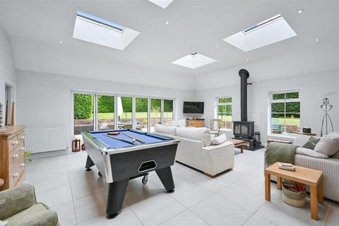 5 bedroom detached house for sale, The Chase, Kingswood