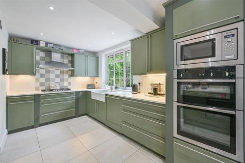 5 bedroom detached house for sale, The Chase, Kingswood