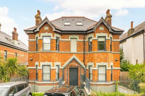 2 bedroom flat for sale, Chinbrook Road, London