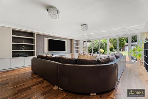 6 bedroom detached house for sale, Sudbury Court Drive, Harrow