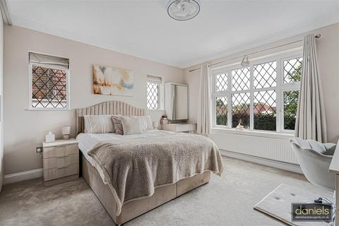 6 bedroom detached house for sale, Sudbury Court Drive, Harrow