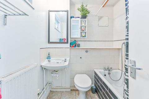 1 bedroom flat for sale, Willington Road, Clapham North, London, SW9