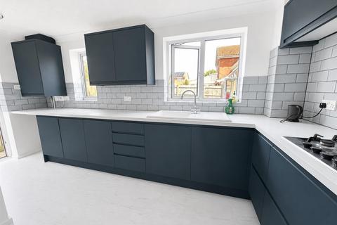 4 bedroom detached house for sale, Chatsworth Park, Peacehaven