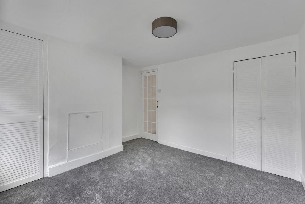 Walk-in wardrobe