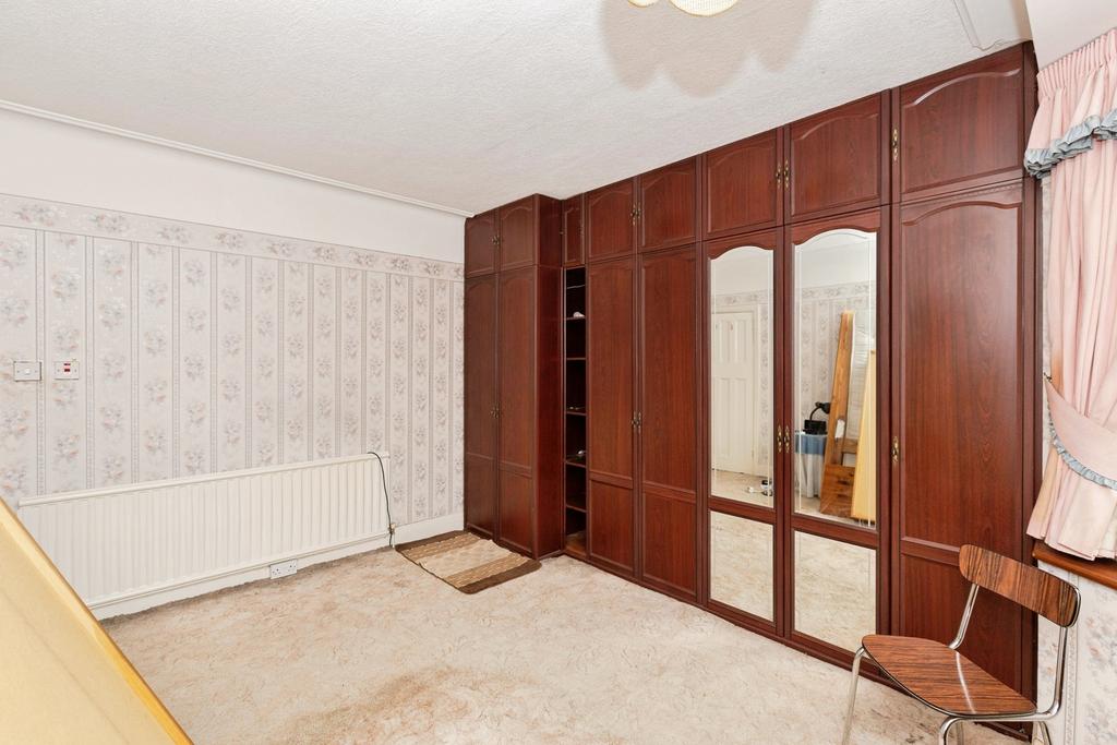 Walk-in wardrobe
