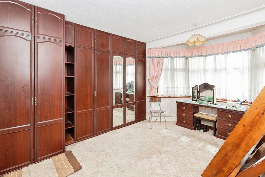 Walk-in wardrobe