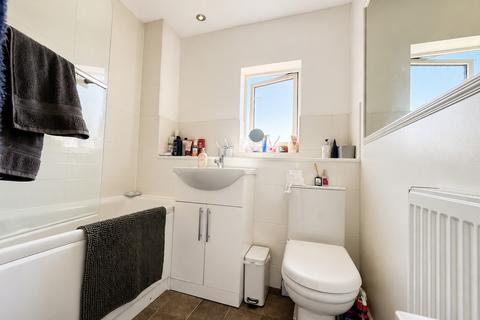 3 bedroom end of terrace house for sale, Helm Close, Gosport