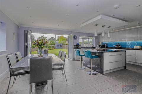 5 bedroom detached house for sale, Carnaby Road, Broxbourne, Hertfordshire