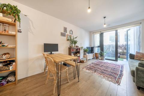 1 bedroom ground floor flat for sale, Harford Street, London E1