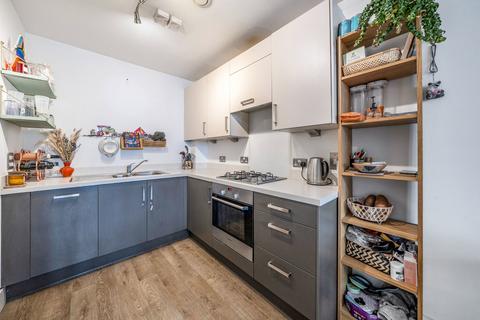 1 bedroom ground floor flat for sale, Harford Street, London E1