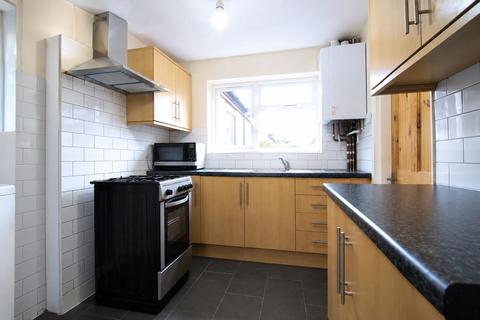 2 bedroom semi-detached house to rent, Brabazon Road, Heston TW5