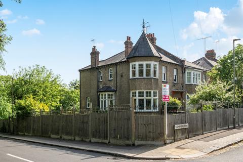 4 bedroom semi-detached house for sale, Richmond Road, Barnet