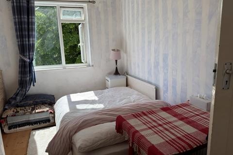 2 bedroom flat for sale, 7 Marley Croft, Moor Lane, Staines-upon-Thames, Middlesex