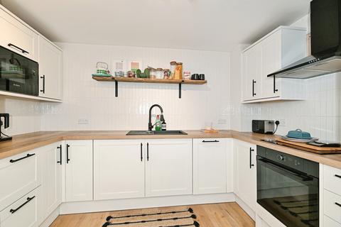 1 bedroom flat for sale, Darwin Court, ROCHESTER, Kent, ME1