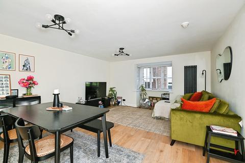 1 bedroom flat for sale, Darwin Court, ROCHESTER, Kent, ME1