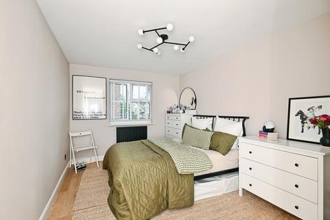 1 bedroom flat for sale, Darwin Court, ROCHESTER, Kent, ME1