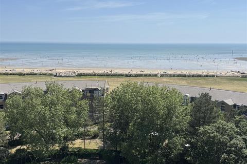 2 bedroom apartment for sale, South Terrace, Littlehampton BN17