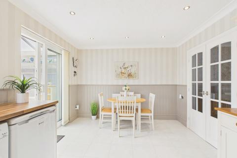2 bedroom semi-detached house for sale, Whitethorn Way, Hull, East Riding of Yorkshire, HU8 0JF
