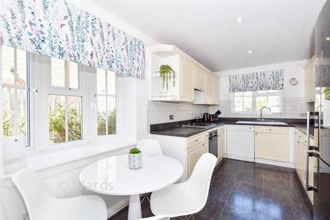 4 bedroom detached house for sale, Lockham Farm Avenue, Maidstone ME17