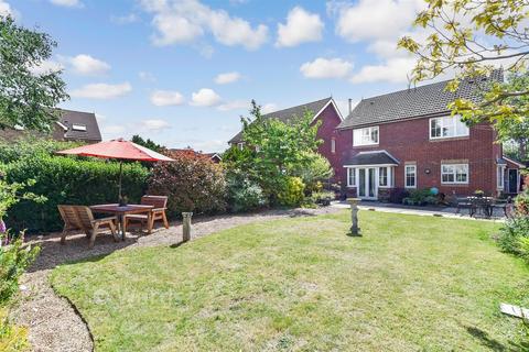 4 bedroom detached house for sale, Lockham Farm Avenue, Maidstone ME17