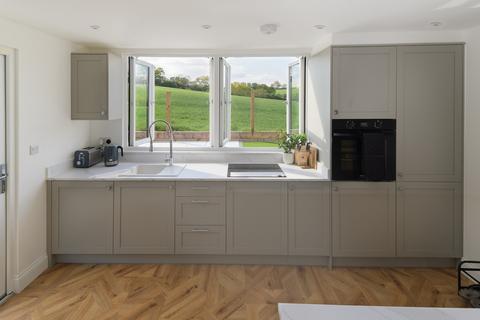 undefined, Sunset Drive, Havering-atte-bower, RM4