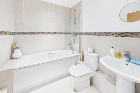 2 bedroom apartment for sale, Sovereign Place, St Leonards Road, Windsor, Berkshire, SL4
