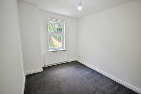 3 bedroom terraced house to rent, Dulverton Road, Leicester LE3