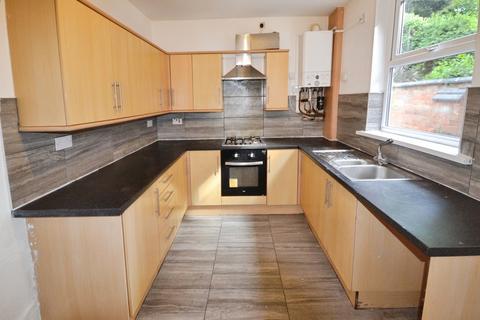 3 bedroom terraced house to rent, Dulverton Road, Leicester LE3