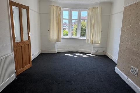 3 bedroom semi-detached house to rent, Bradwell Avenue, Stretford