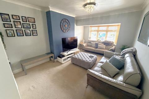 undefined, Enfield Avenue
