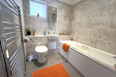 2 bedroom detached bungalow for sale, Highview Gardens, Parkstone
