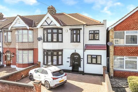5 bedroom end of terrace house for sale, Dawlish Drive, Seven Kings