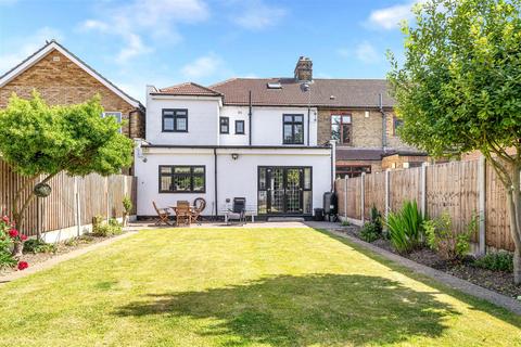 5 bedroom end of terrace house for sale, Dawlish Drive, Seven Kings