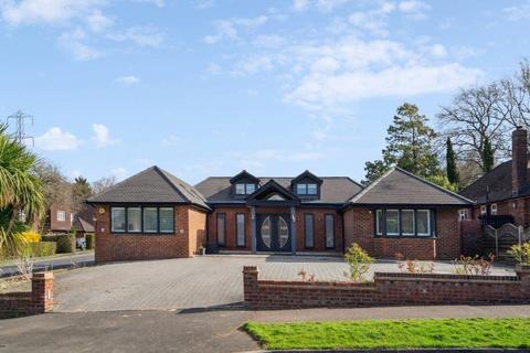4 bedroom chalet for sale, The Roughs, Northwood HA6