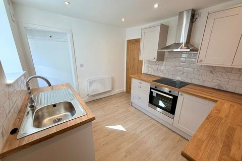 3 bedroom semi-detached house to rent, Gladstone Street, Abertillery, NP13