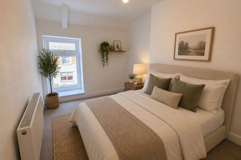 3 bedroom semi-detached house to rent, Gladstone Street, Abertillery, NP13