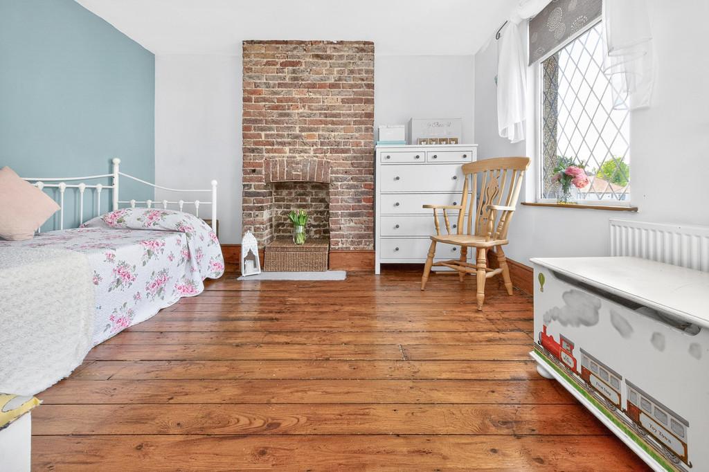 Bedroom, fireplace