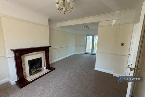 3 bedroom semi-detached house to rent, Larchwood Avenue, Romford, RM5
