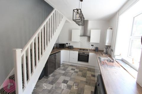 2 bedroom end of terrace house for sale, Edenfield Road, Rochdale OL11