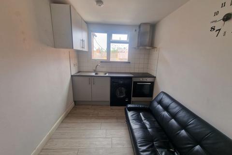 1 bedroom flat to rent, Henton Road, Leicester