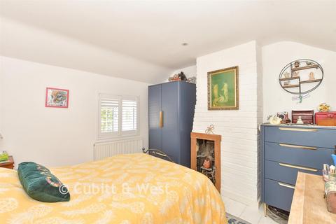 2 bedroom terraced house for sale, North Row, Uckfield TN22
