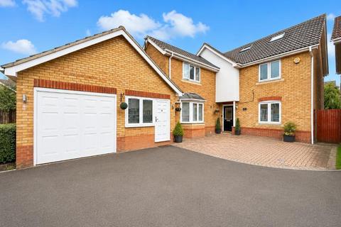 6 bedroom semi-detached house for sale, Morgan Close, Luton, LU4