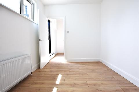 2 bedroom apartment to rent, Brigstock Road, Thornton Heath, CR7