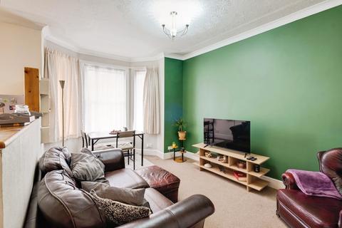2 bedroom maisonette for sale