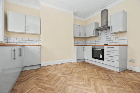 3 bedroom terraced house for sale, Bradford Road, Stanningley, Pudsey, West Yorkshire